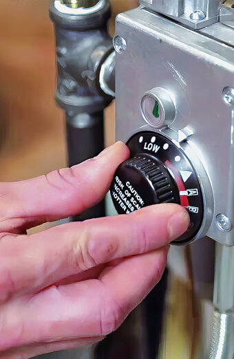 https://morleyhotwater.com.au/uploads/2025/06/hot-water-servicing-70418.jpg